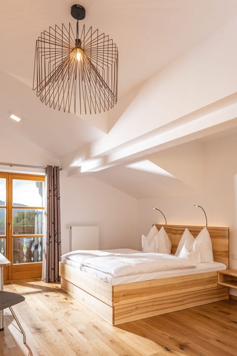 Double Room | In-room safe, cribs/infant beds, free WiFi, bed sheets