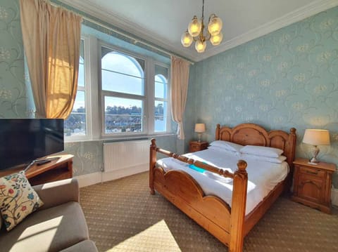 Deluxe / Honeymoon Room | Premium bedding, memory foam beds, individually furnished, desk