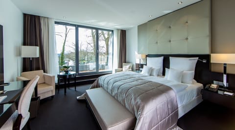Deluxe Double Room, Balcony | Premium bedding, minibar, in-room safe, individually decorated