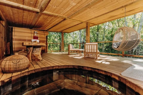 Outdoor treatment areas, sauna, body treatments, deep-tissue massages