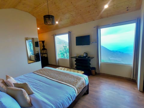 Deluxe Cottage | In-room safe, desk, soundproofing, iron/ironing board