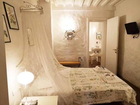 1 bedroom, individually furnished, desk, soundproofing