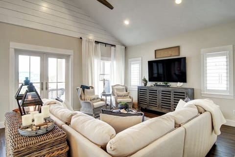 2nd Floor Living Room - Living Room