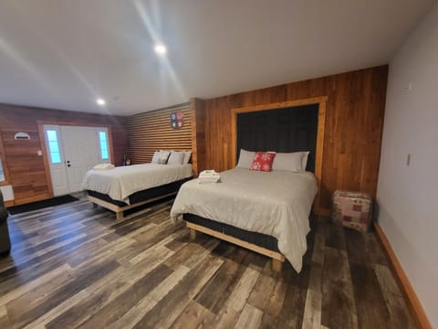 Studio Suite | Blackout drapes, free WiFi, bed sheets