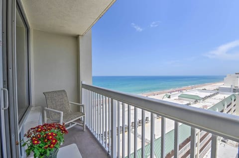 Daytona Beach Vacation Rental | 1BR | 1BA | Step-Free Access | 682 Sq Ft