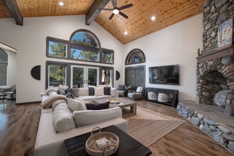 Living room area - Please note this fireplace is non-operational