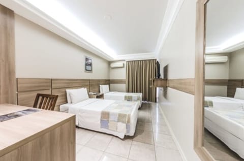 Deluxe Twin Room | Hypo-allergenic bedding, minibar, desk, rollaway beds