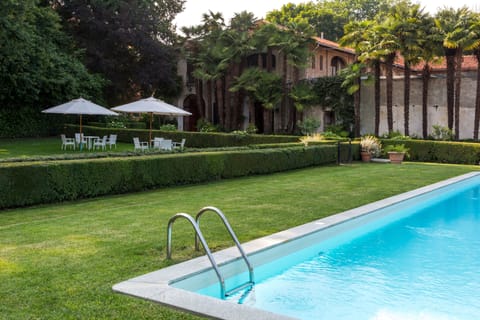 Outdoor pool, open 9:00 AM to 6:30 PM, sun loungers