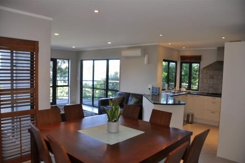 dining, kitchen, living 3 bed side