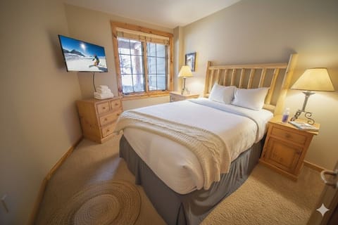 DL8456 bedroom new