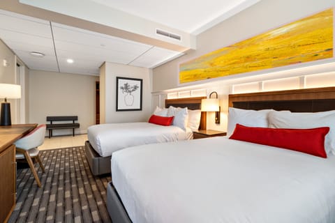 Hypo-allergenic bedding, desk, iron/ironing board, free WiFi