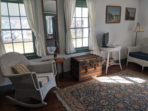 Family Suite | Living area | Flat-screen TV, DVD player, toys