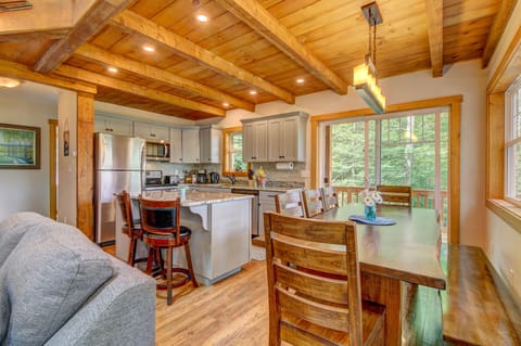 kitchen area with dining table - seats 8, kitchen island seats 2