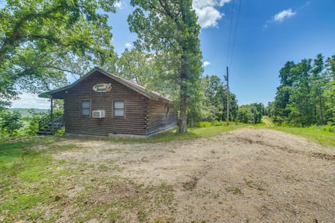 Eureka Springs Vacation Rental | Studio | 1BA | 720 Sq Ft | Stairs Required