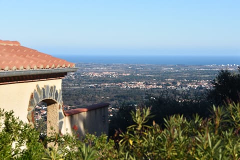 Villa Josephine in front of Roussillon plein and Mediterranean sea