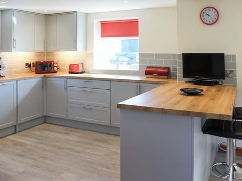 Kitchen | Bwthyn Glanllyn, Bala