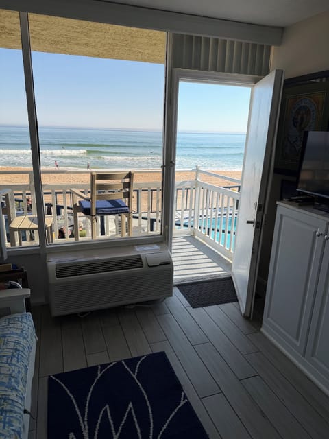 Direct Oceanfront Unit