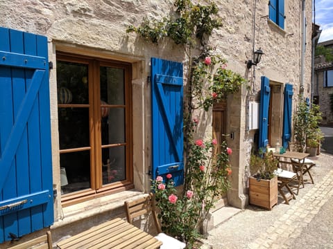 Facade of 446 Puycelsi