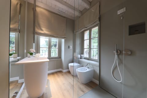 Double Room (Villa Piscina) | Bathroom | Rainfall showerhead, hair dryer, bathrobes, slippers