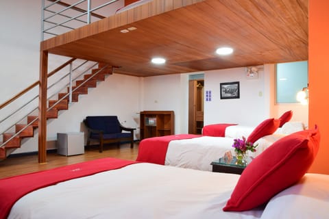 Standar Familly Room | Individually decorated, individually furnished, desk, laptop workspace