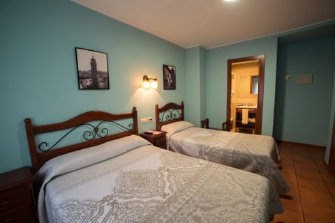 Triple Room | Free WiFi, bed sheets