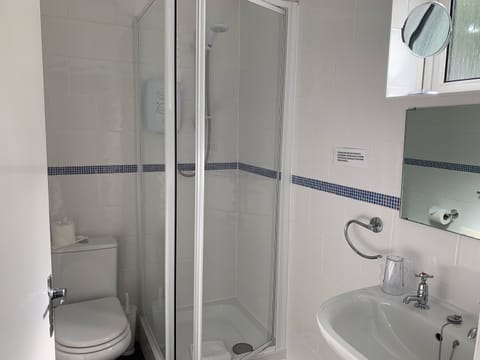 Classic Twin Room, Ensuite (Small) | Miscellaneous