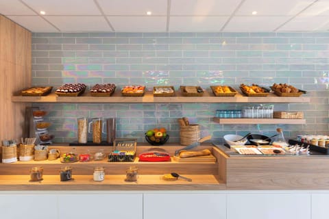 Daily buffet breakfast for a fee