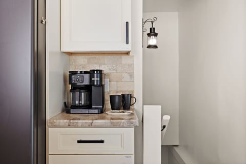 coffee station with the full pot or single pods 