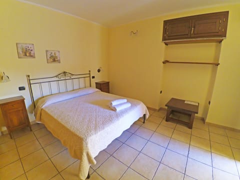 Comfort Double Room | Bed sheets, wheelchair access