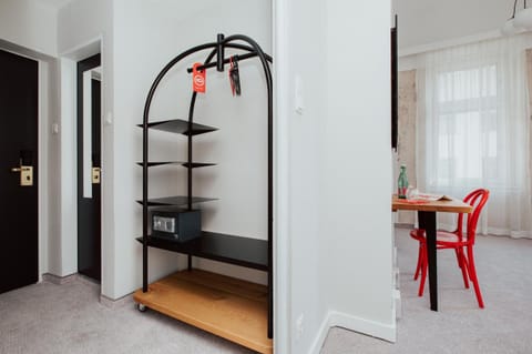 Premium bedding, in-room safe, desk, laptop workspace