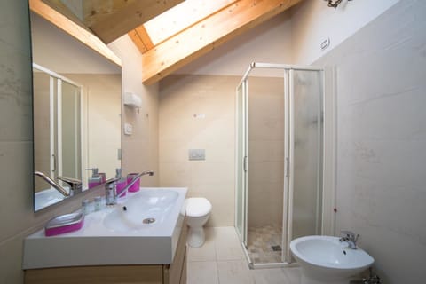 Double or Twin Room, Balcony, Mountain View (Mansard) | Bathroom | Shower, rainfall showerhead, hair dryer, bidet