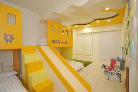 Family Suite, Balcony | Individually decorated, blackout drapes, iron/ironing board, free WiFi
