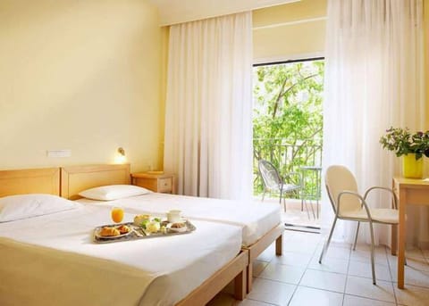 Double Room | Free WiFi, bed sheets