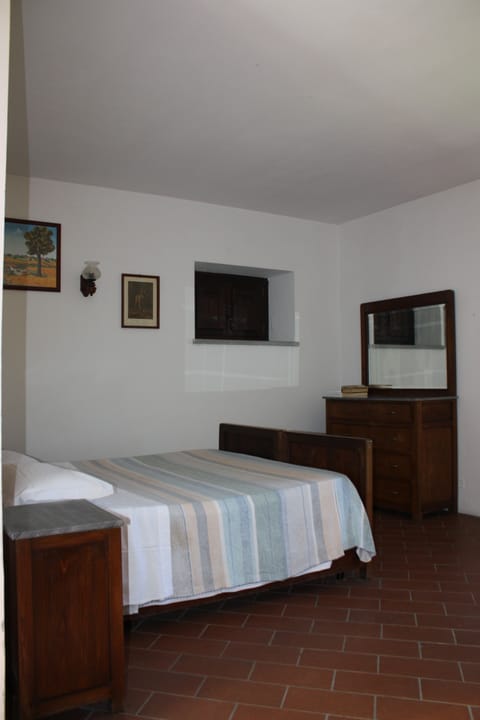 Bed sheets, wheelchair access