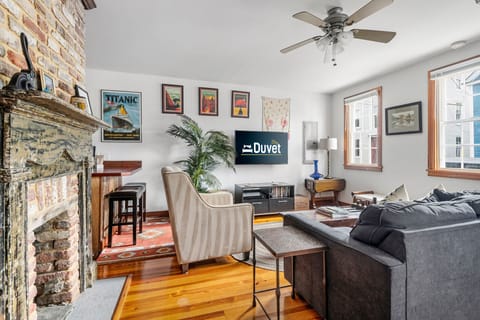 Eclectic Spring Street Getaway | Casa Verde
