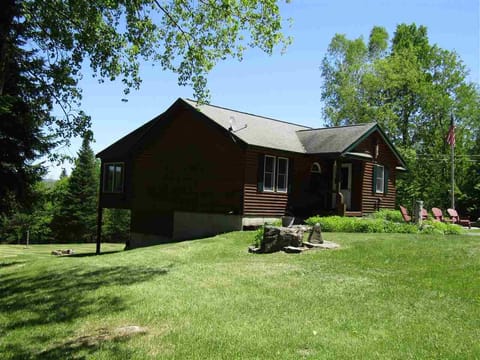 NORTH COUNTRY RETREAT DIRECT ACCESS TO ATV/SNOWMOBILE TRAILS  1 FULL &1/2 BATHS