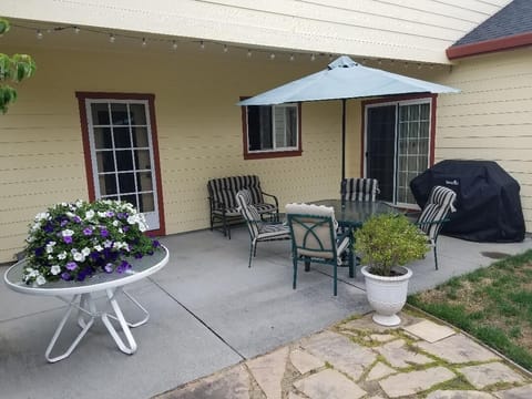 Covered patio with barbecue grill