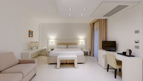 Standard Double Room | Premium bedding, down comforters, minibar, in-room safe