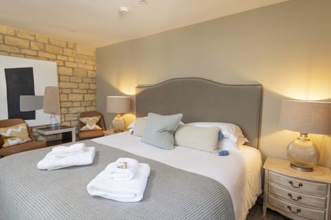 Desk, iron/ironing board, free WiFi