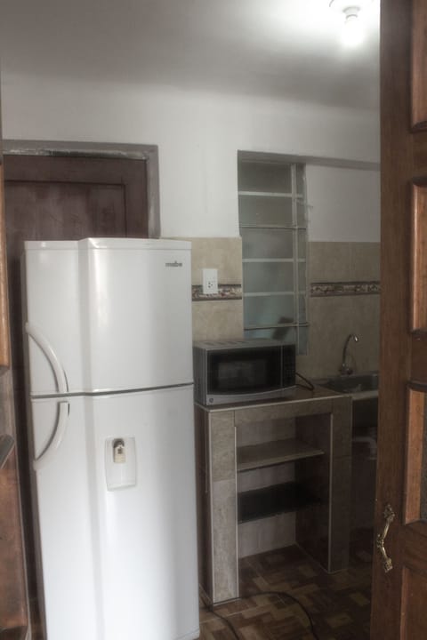 Traditional Room | Private kitchen | Fridge, microwave, stovetop, cookware/dishes/utensils