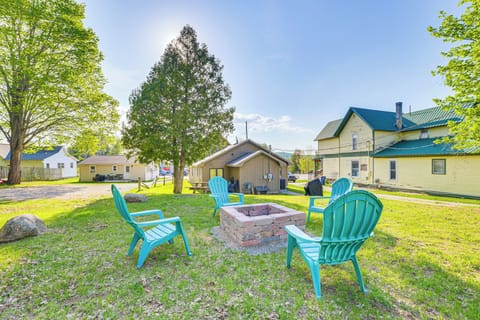 Cedar Vacation Rental | 5BR | 3BA | Step-Free Access | 2,100 Sq Ft