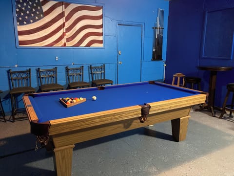 8’ Slate Pool Table