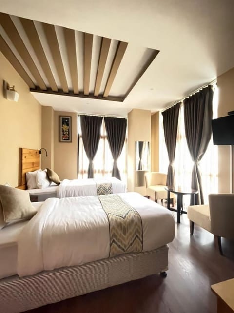 Deluxe Double or Twin Room | Egyptian cotton sheets, premium bedding, down comforters