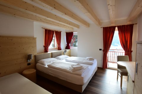 Superior Apartment, 1 Bedroom, Balcony, Valley View | In-room safe, desk, blackout drapes, soundproofing