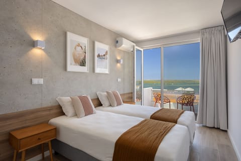 Standard Twin Room | Desk, soundproofing, free WiFi, bed sheets