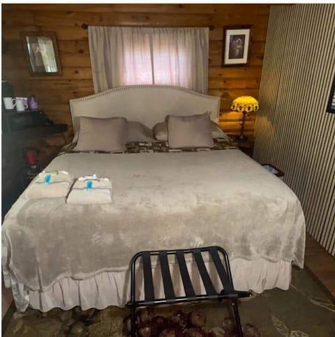 Unit A, King Suite | Individually decorated, individually furnished, desk, laptop workspace