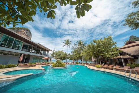2 outdoor pools, sun loungers