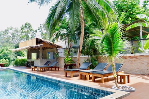 Outdoor pool, sun loungers