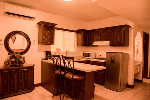 Family Suite | In-room dining