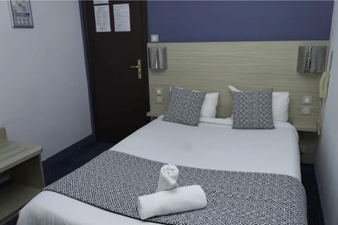 Desk, laptop workspace, blackout drapes, soundproofing